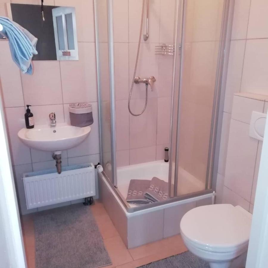 Gaestezimmer Vermietung Reinstorf Reinstorf  エクステリア 写真